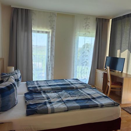 Landhotel Kreien Luaran gambar