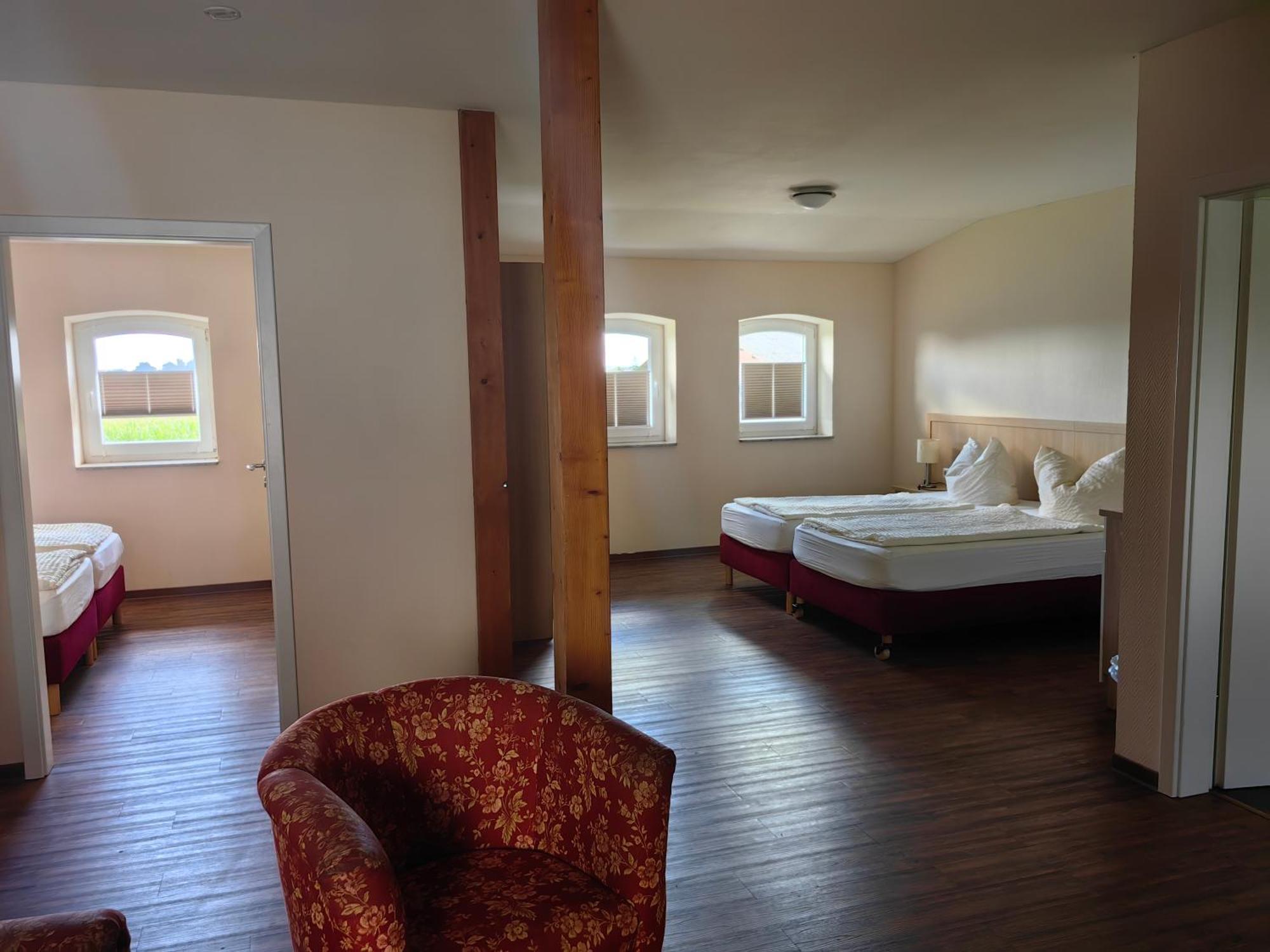 Landhotel Kreien Luaran gambar
